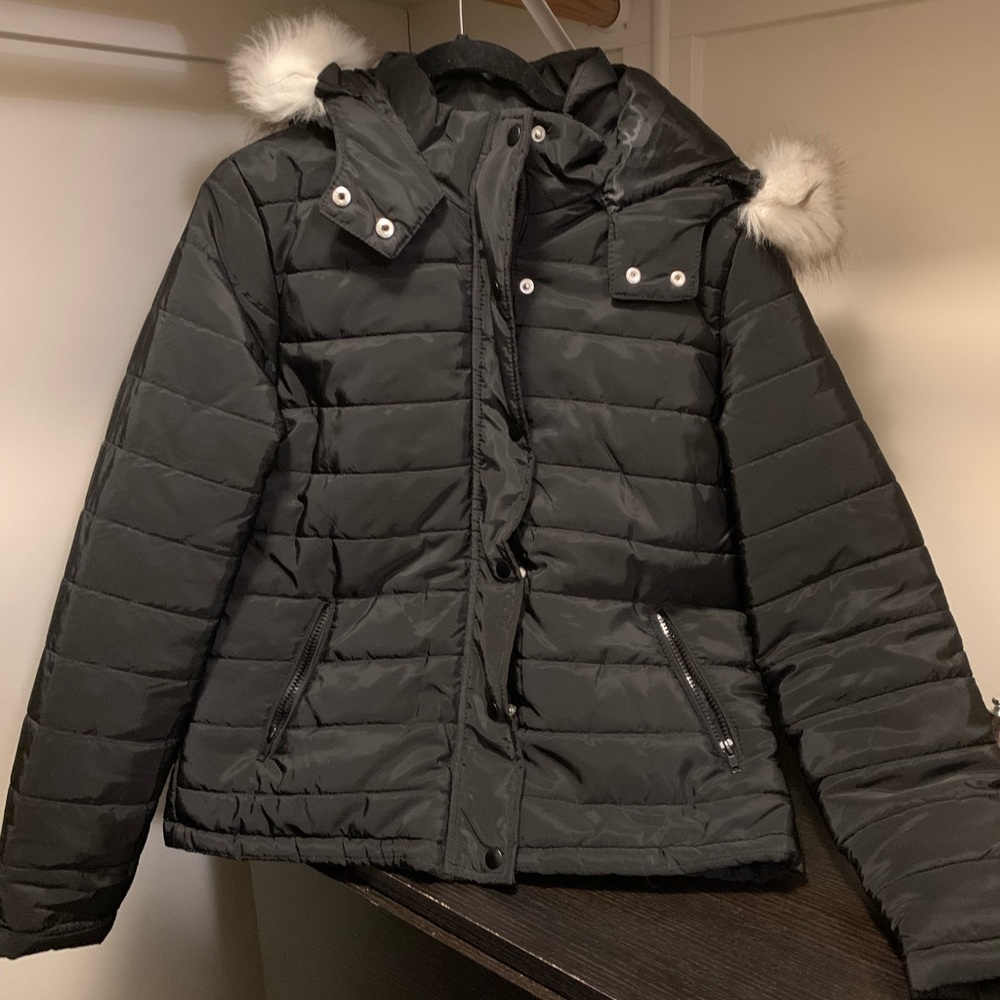 Forever 21 Black Winter Coat With Detachable Faux Fur Trim